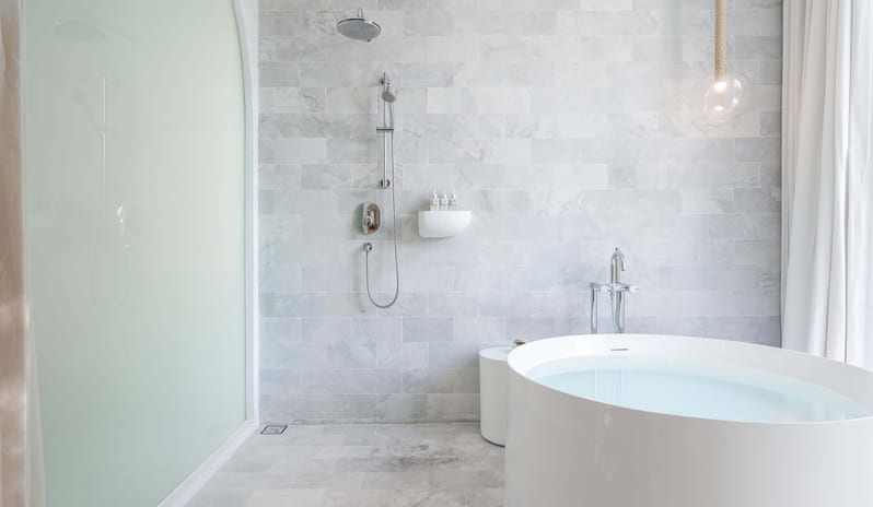 Sala Samui Chaweng Beach Resort - Two Bedroom Garden Suite Bathtub